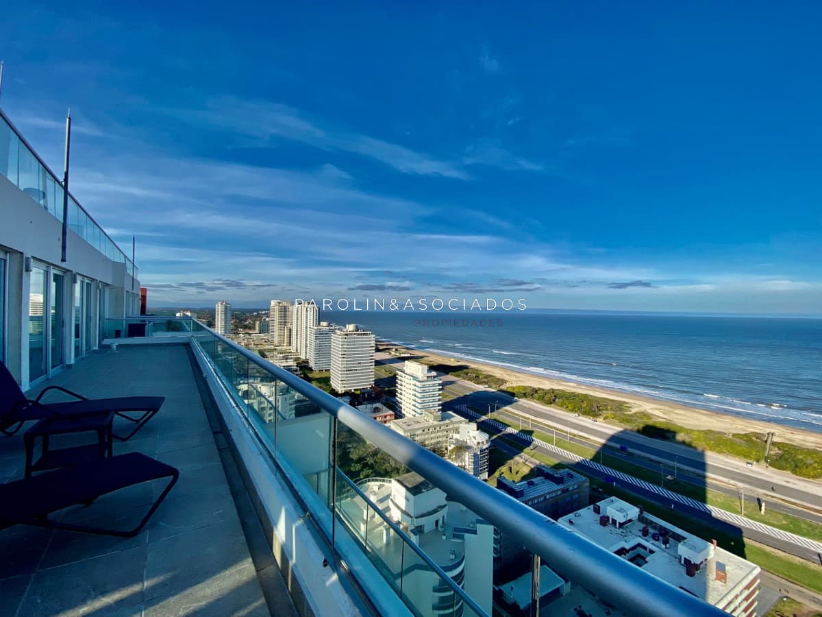 Apartamento en venta de 3 dormitorios en Icon Brava, Tower, Punta del Este