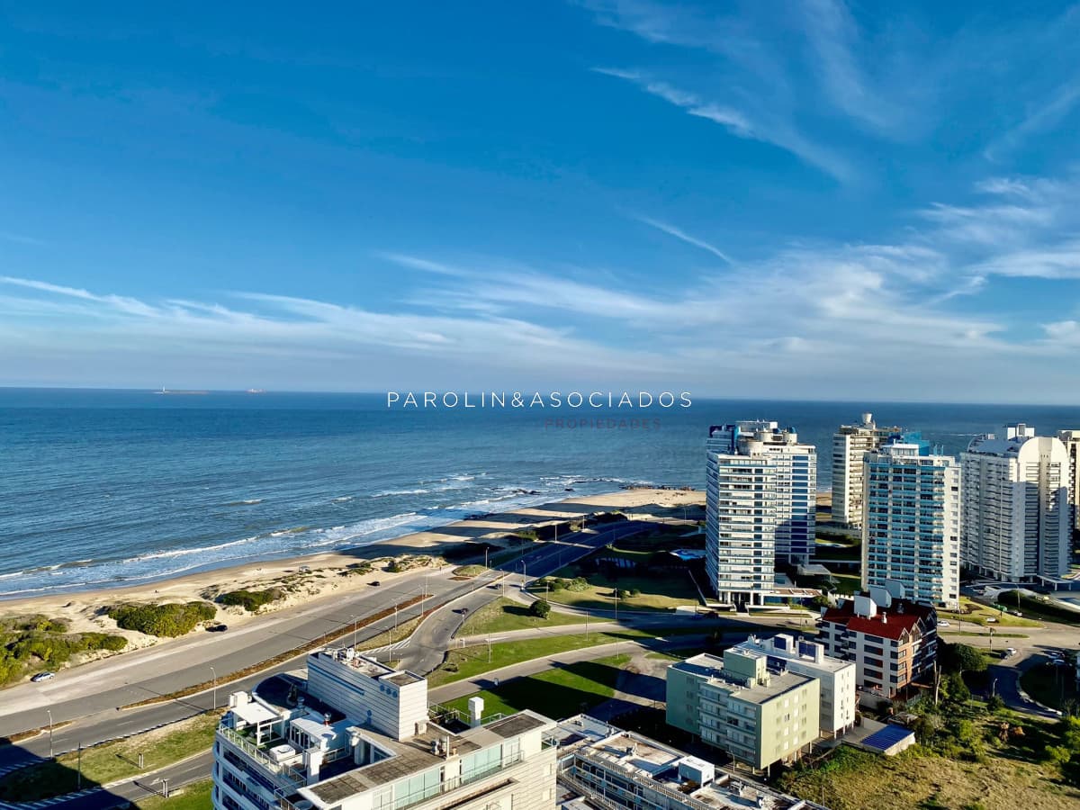 Apartamento en venta de 3 dormitorios en Icon Brava, Tower, Punta del Este