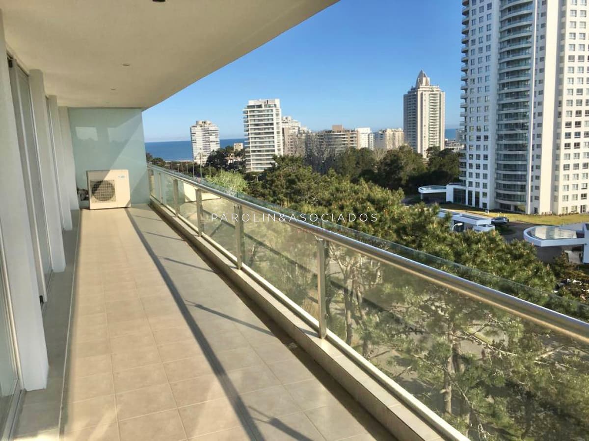 Apartamento en venta de 3 dormitorios en Be Punta del Este.