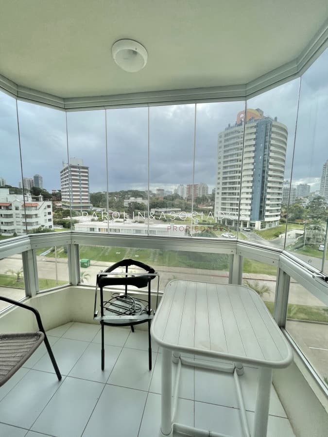 MUY LINDO DEPARTAMENTO EN VENTA DE 2 DORMITORIOS EN BRAVA PUNTA DEL ESTE