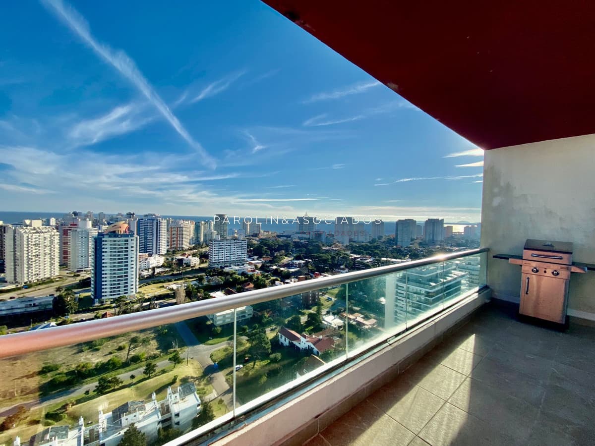Apartamento en venta de 3 dormitorios en Icon Brava, Tower, Punta del Este