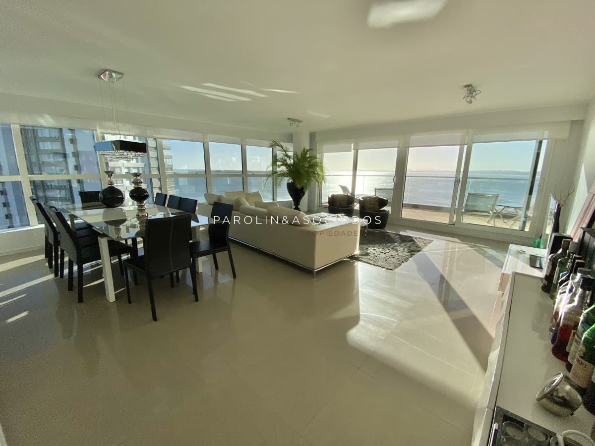 Apartamento en venta en torre Alexander Boulevard, Punta del Este
