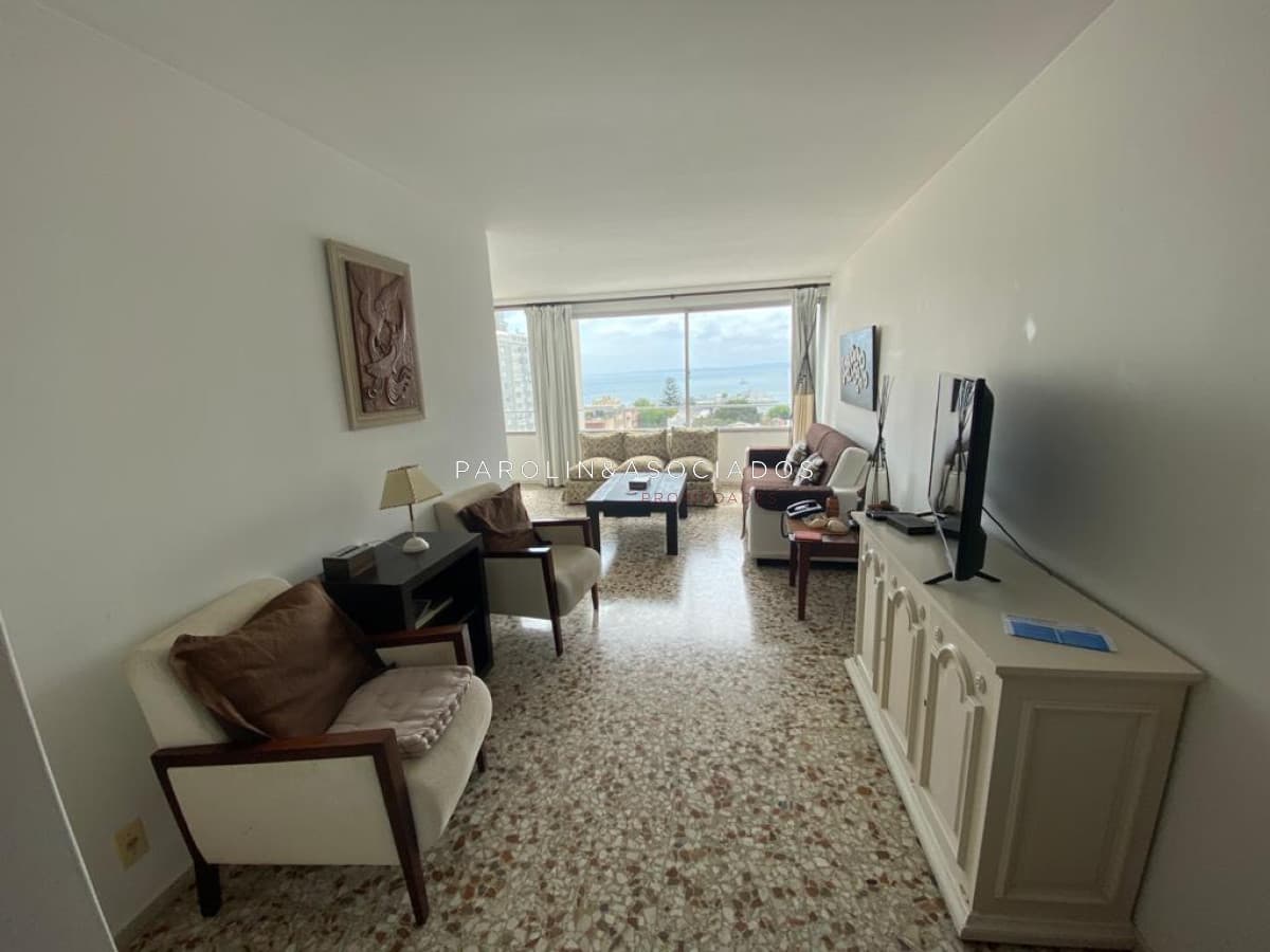 Apartamento en venta de 2 dormitorios en Peninsula, Punta del Este.