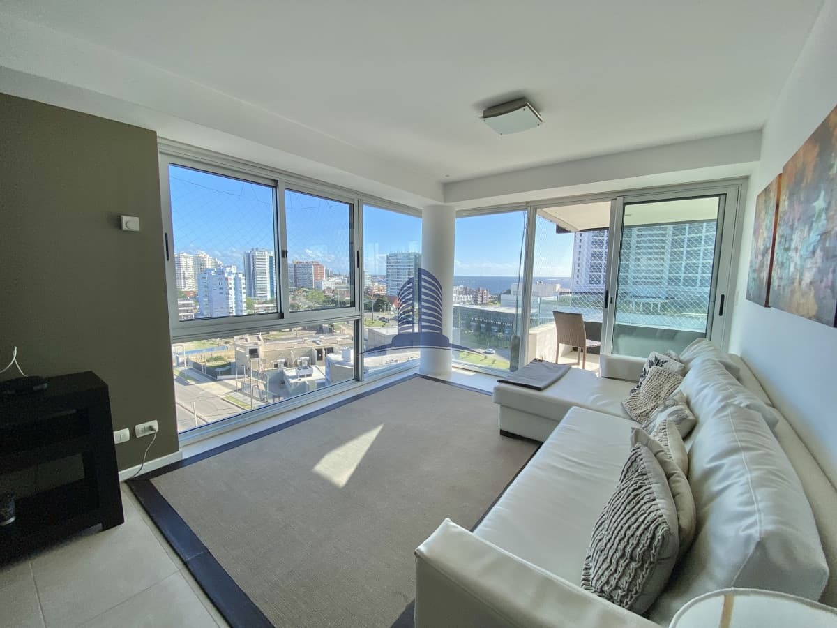 VENTA DE APARTAMENTO DE 2 DORMITORIOS Y MEDIO EN MANSA PUNTA DEL ESTE
