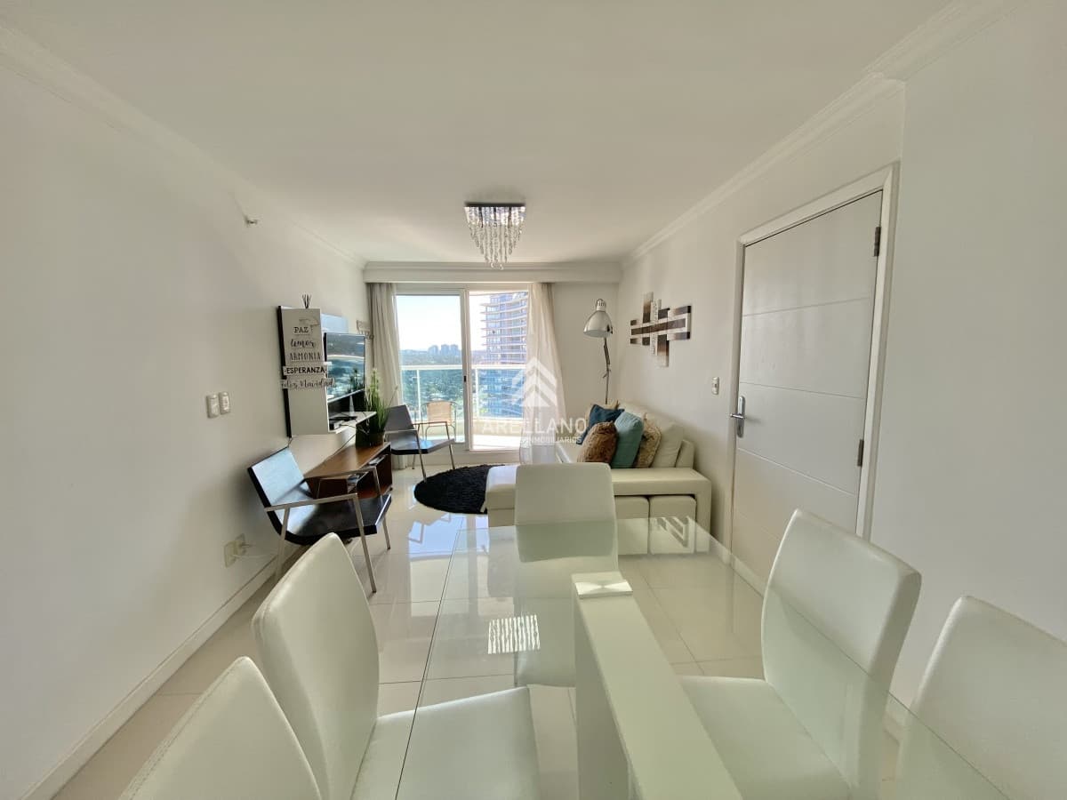 Apartamento ID.2830 - VENTA DE APARTAMENTO DE 2 DORMITORIOS EN SUITE EN EDIFICIO CASINO TOWER PUNTA DEL ESTE