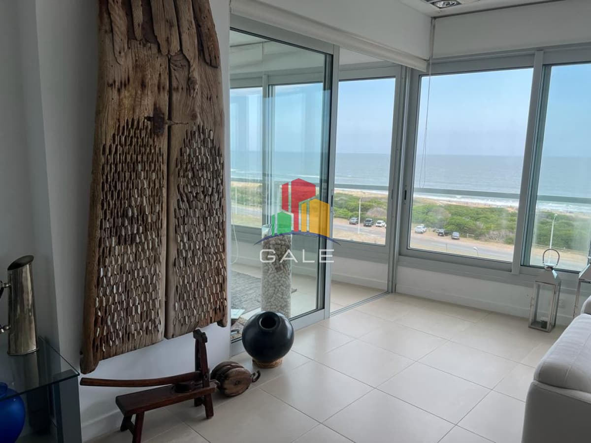 VENTA DE APARTAMENTO DE 3 DORMITORIOS EN EDIFICIO LE PARC PUNTA DEL ESTE  -