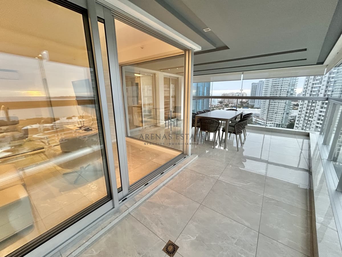 ALQUILER TEMPORAL, APARTAMENTO 3 DORMITORIOS MANSA PUNTA DEL ESTE
