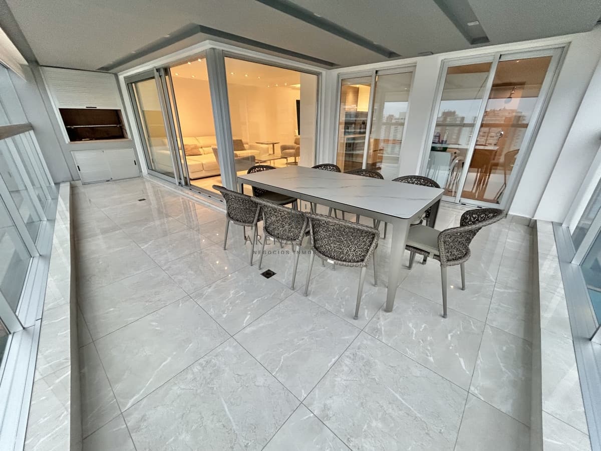 ALQUILER TEMPORAL, APARTAMENTO 3 DORMITORIOS MANSA PUNTA DEL ESTE