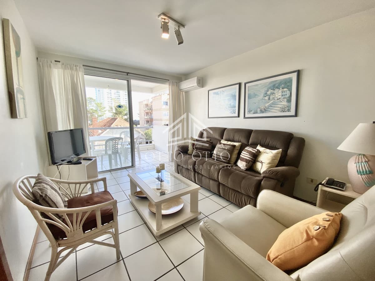 APARTAMENTO EN VENTA DE 2 DORMITORIOS - PLAYA MANSA