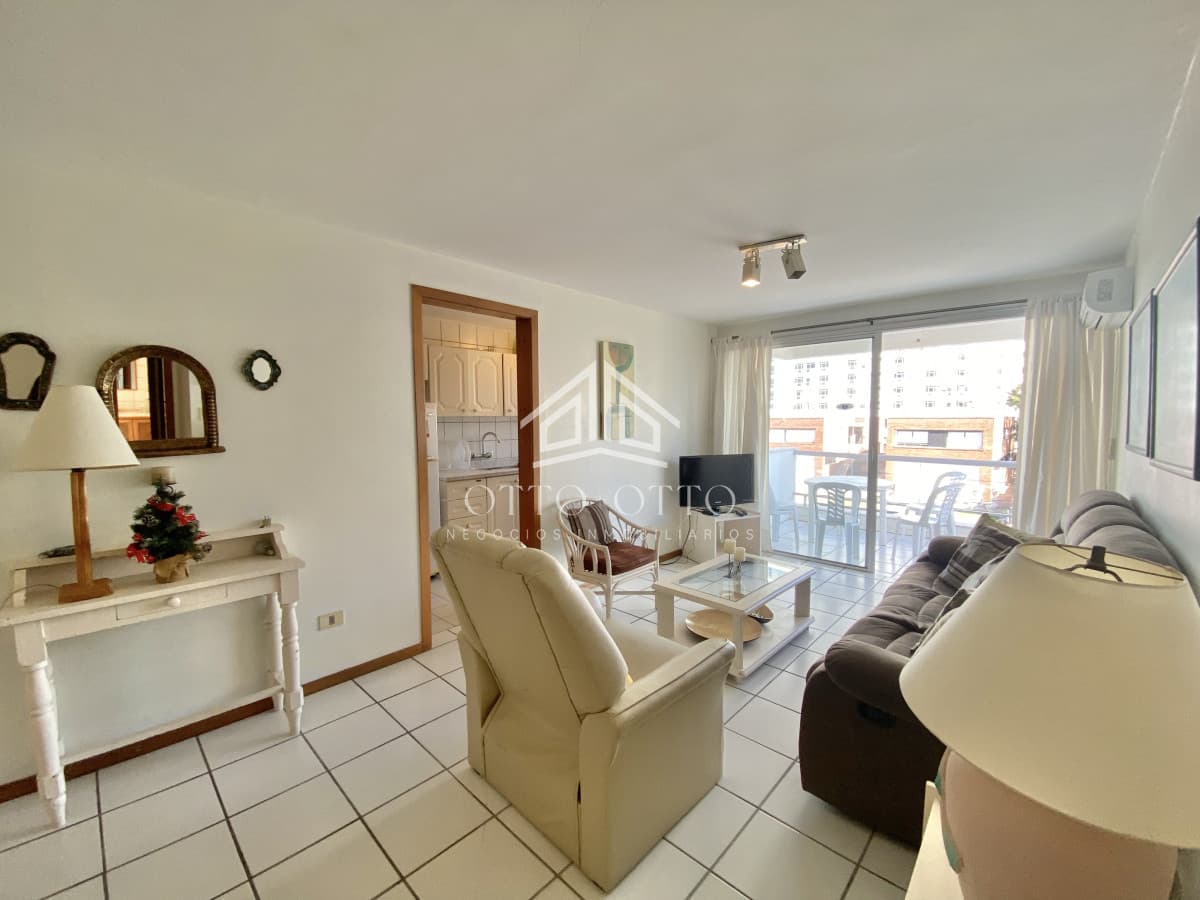 APARTAMENTO EN VENTA DE 2 DORMITORIOS - PLAYA MANSA