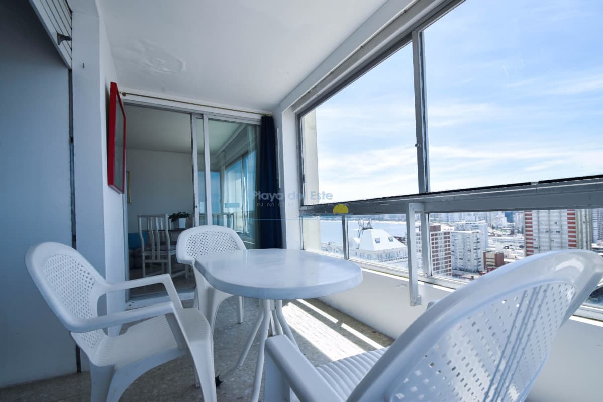 Piso alto con hermosa vista  - Inmobiliaria Playa del Este