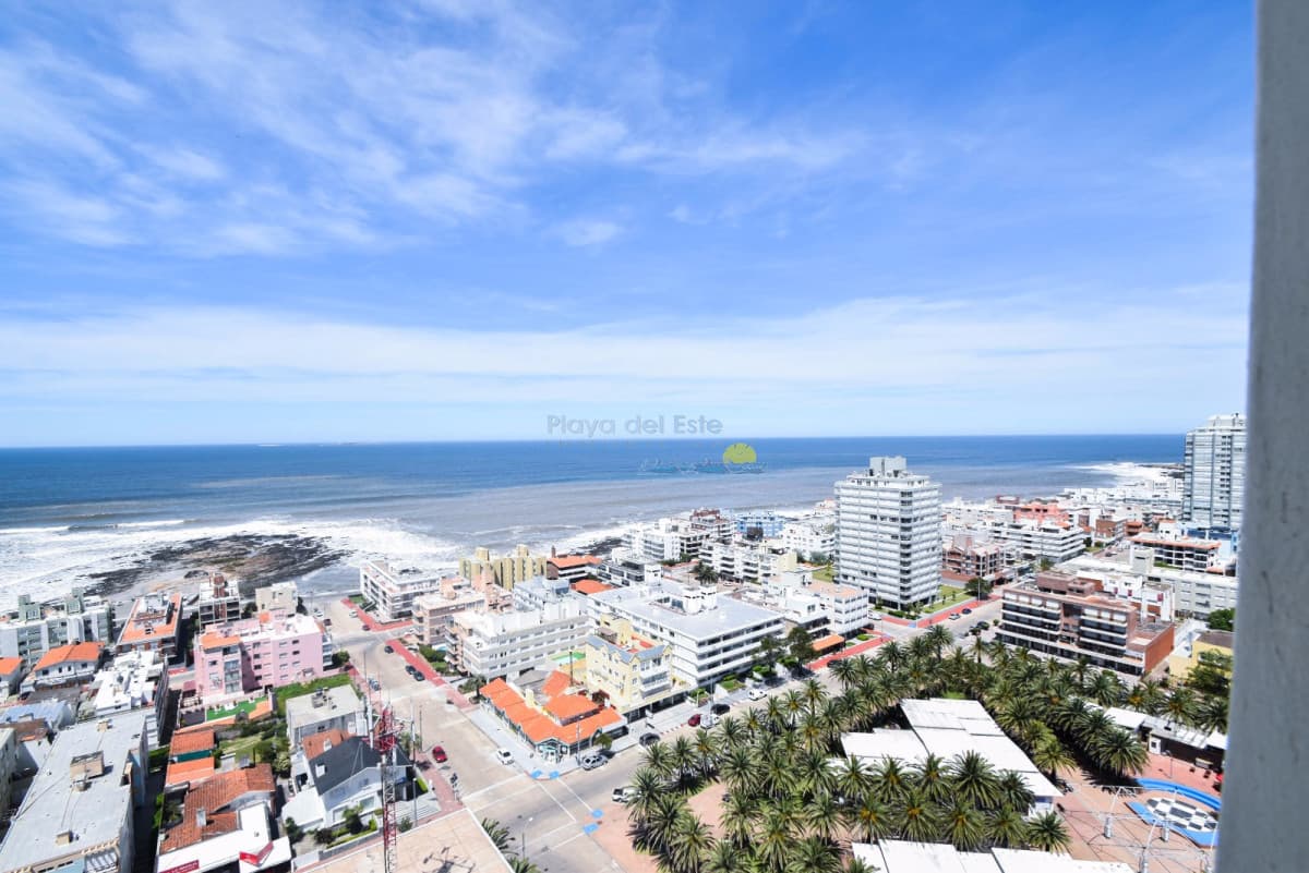 Piso alto con hermosa vista  - Inmobiliaria Playa del Este