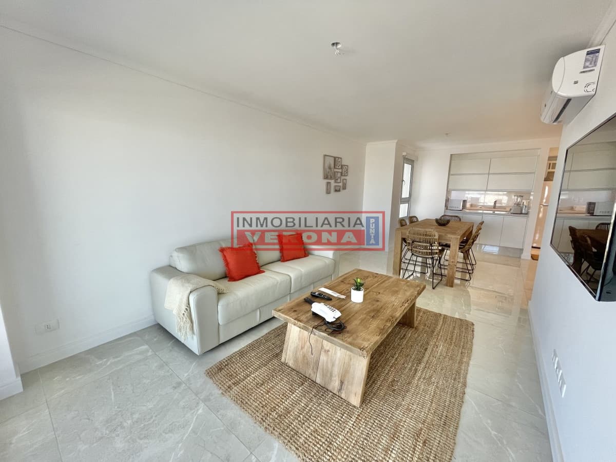 ALQUILER TEMPORARIO DE APARTAMENTO DE 2 DORMITORIOS EN MIAMI BOULEVARD II - Inmobiliaria Verona Punta