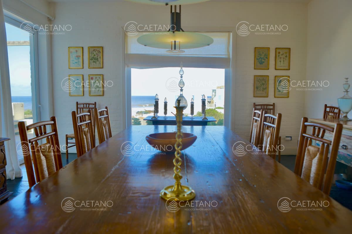 Casa en Manantiales, Punta Piedras