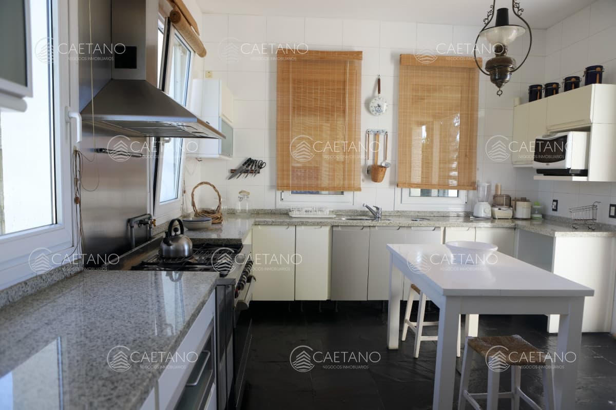 Casa en Manantiales, Punta Piedras