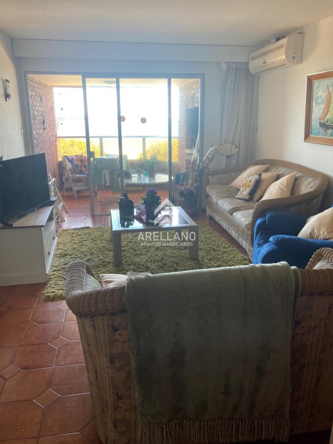 Apartamento ID.4548 - Venta Apartamento de 4 dormitorios en Playa Mansa, Punta del Este