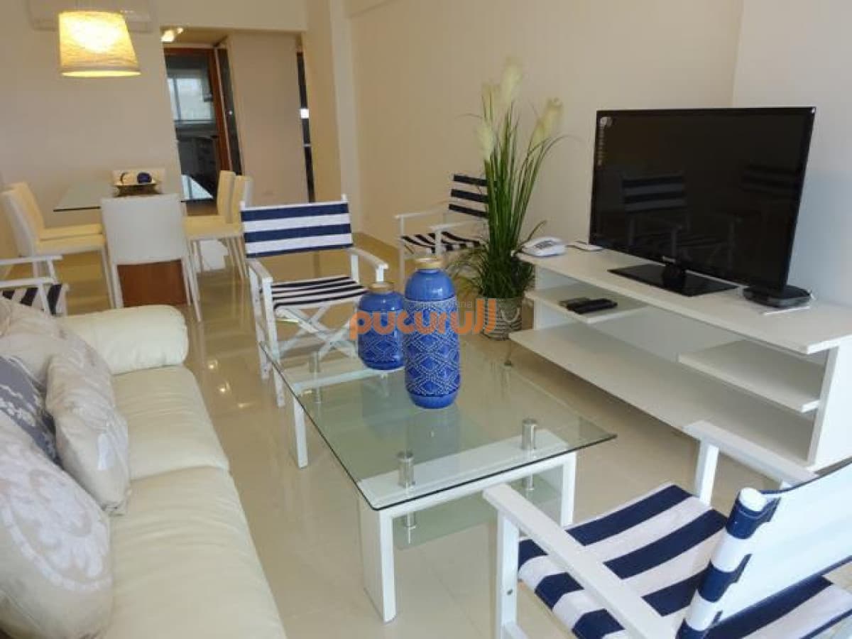 Alquiler Temporario de Apartamento de 2 dormitorio en Playa Mansa, Punta del Este.