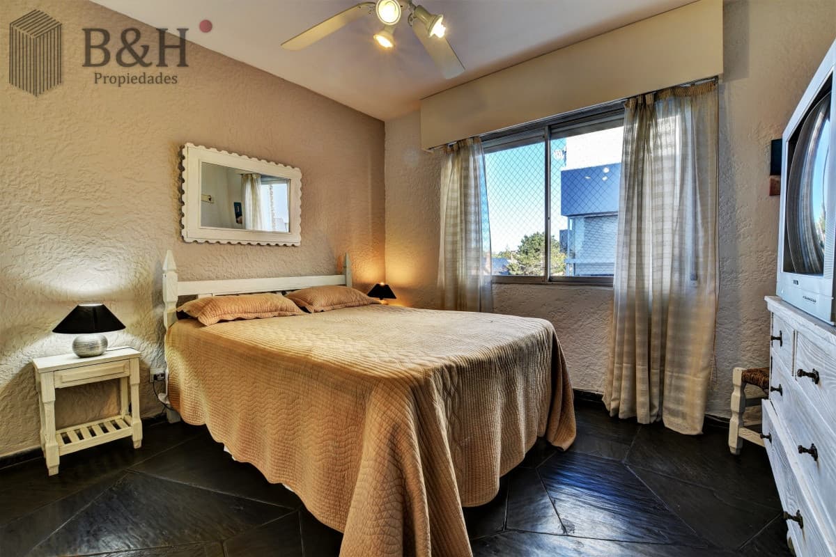 Venta de Apartamento 1 dormitorio en Playa Mansa, Punta del Este.