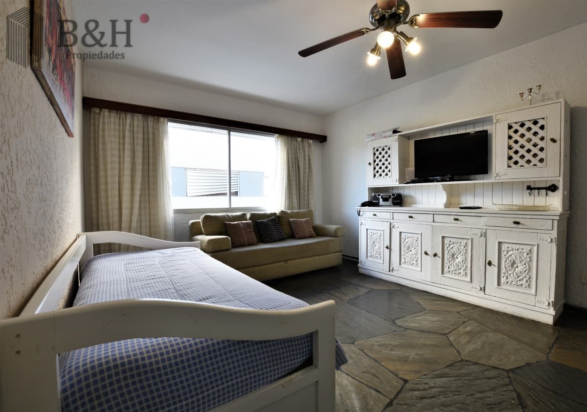 Venta de Apartamento 1 dormitorio en Playa Mansa, Punta del Este.