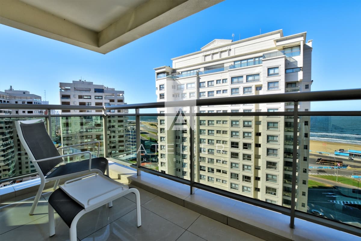 Venta de Apartamento, 2 dormitorios. Playa brava, Punta del Este.