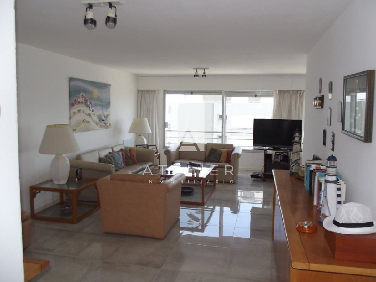 Venta apartamento 3 dormitorios, Península, Punta del Este.