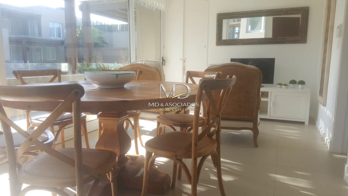 Espectacular apartamento a metros del mar