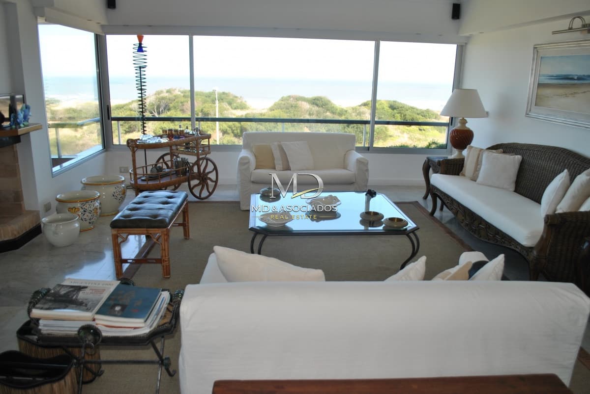 Espectacular departamento frente al mar. REF:7211