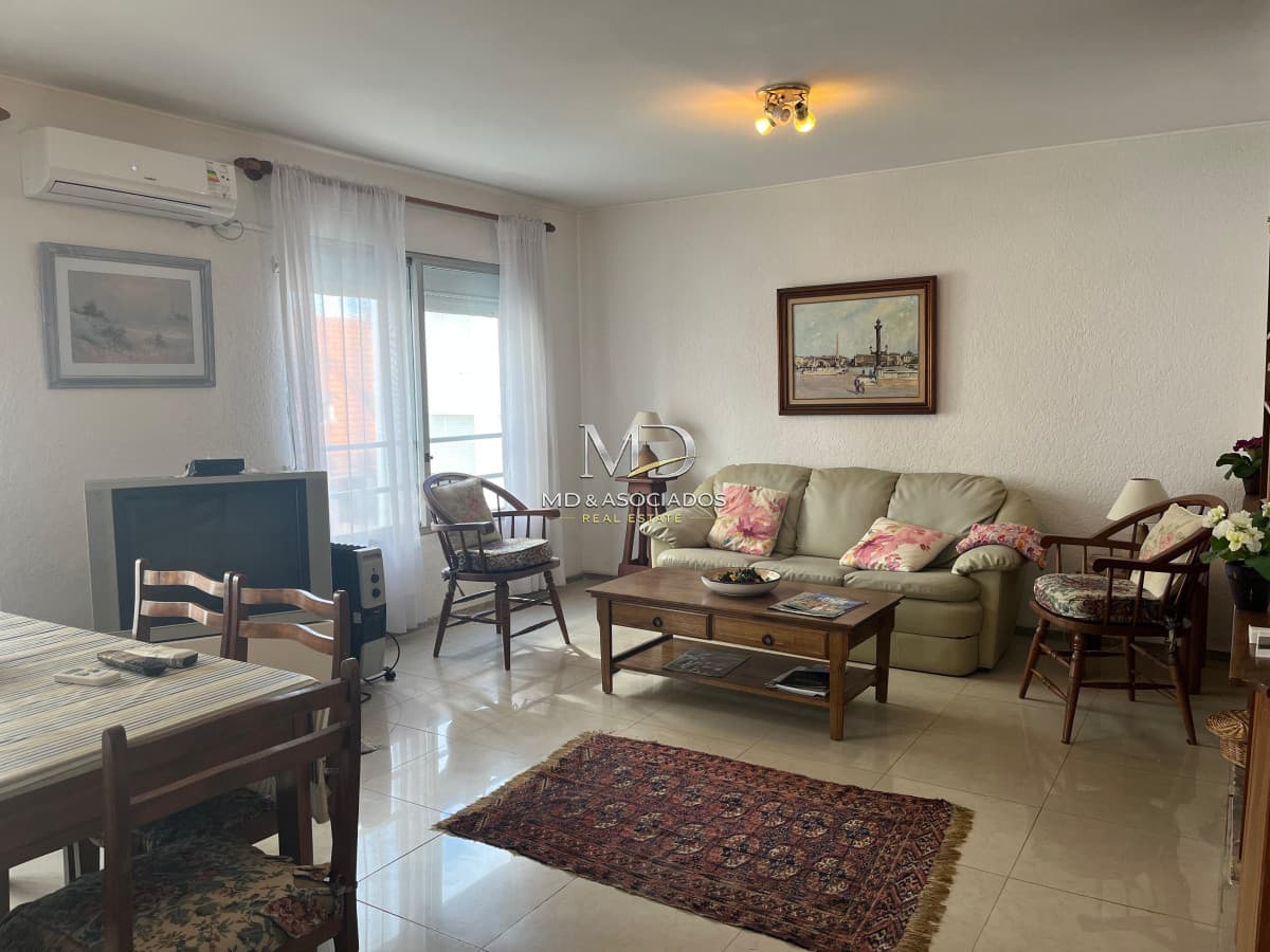 Hermoso depto de 3 Dormitorios en Saint Michel, Península. REF(8371)