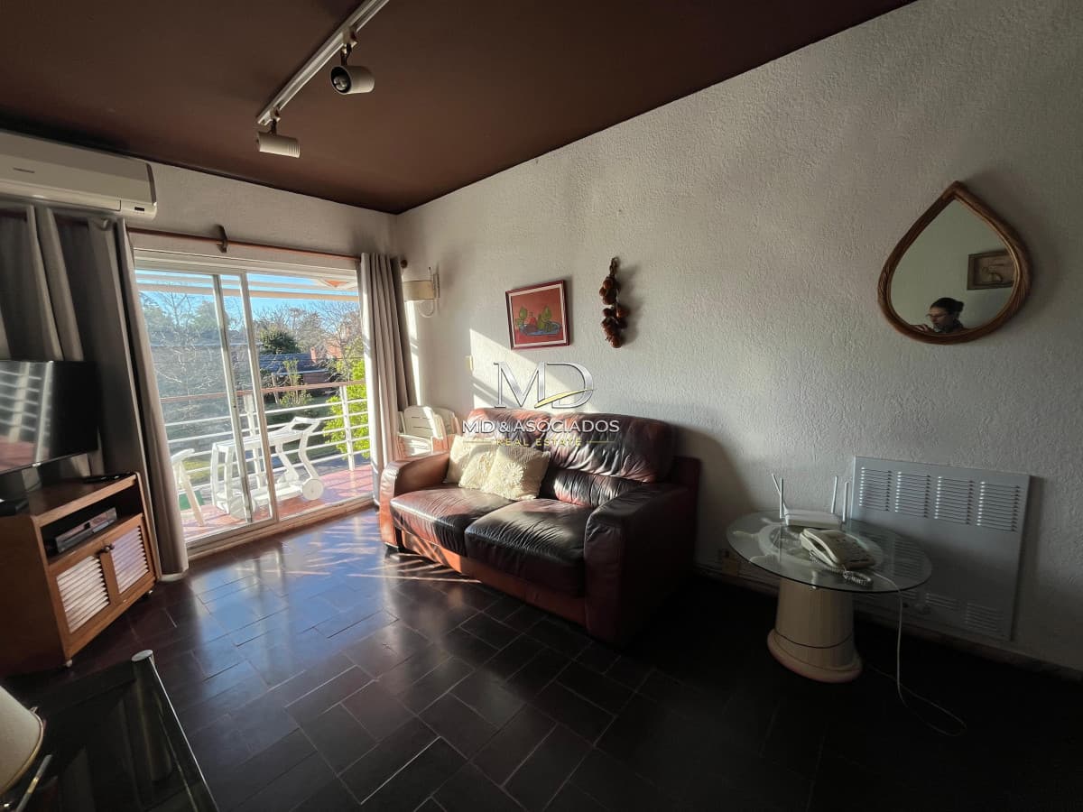 HERMOSO DEPTO A PASITOS DEL MAR. REF: 5862