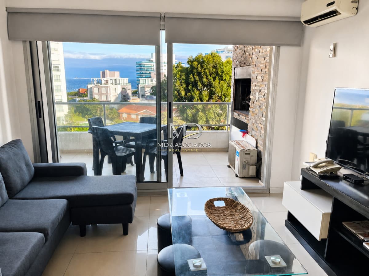Apartamento moderno con parrillero y excelente distribución