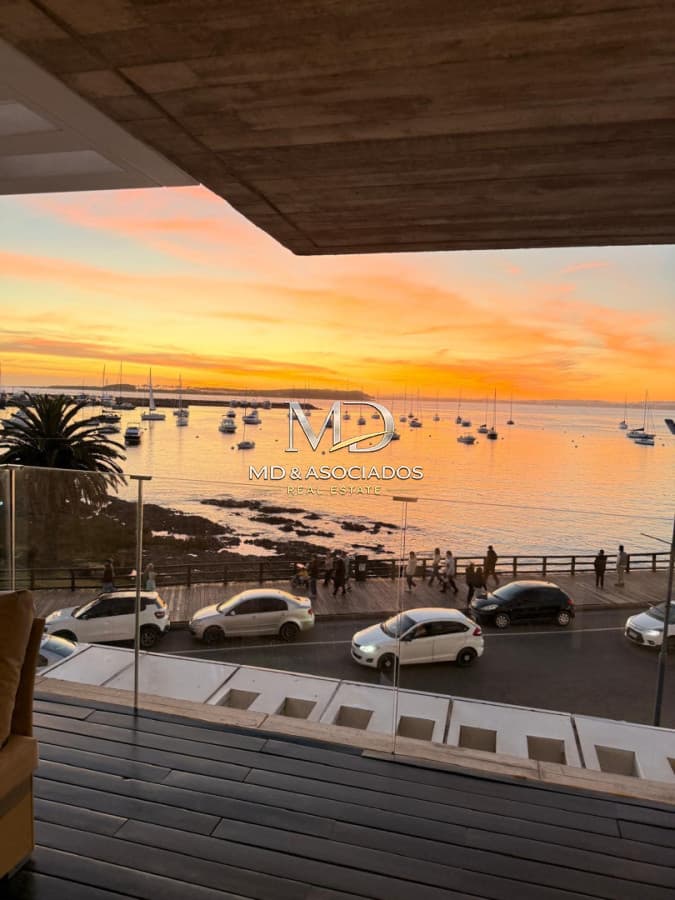 EXCLUSIVO APTO EDIF. LE BLUE REF: 9646