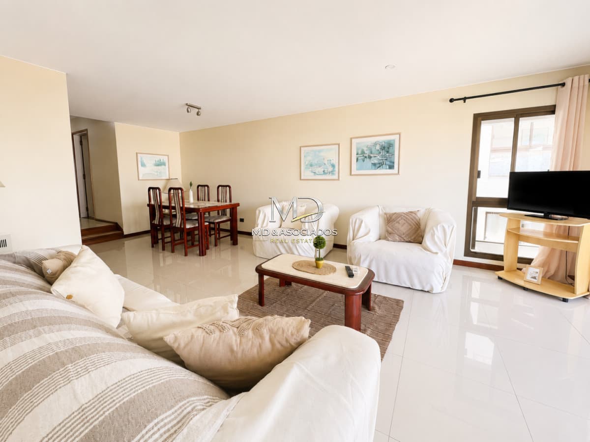 Departamento en parada 6 playa brava Ref: 8261