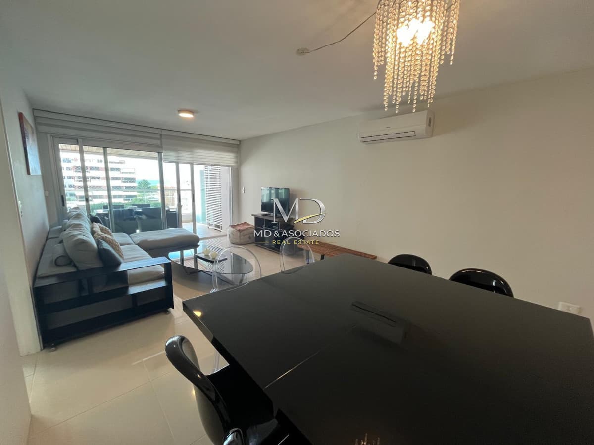 Muy lindo apartamento a pocas cuadras del mar con todos los servicios. REF: 8279