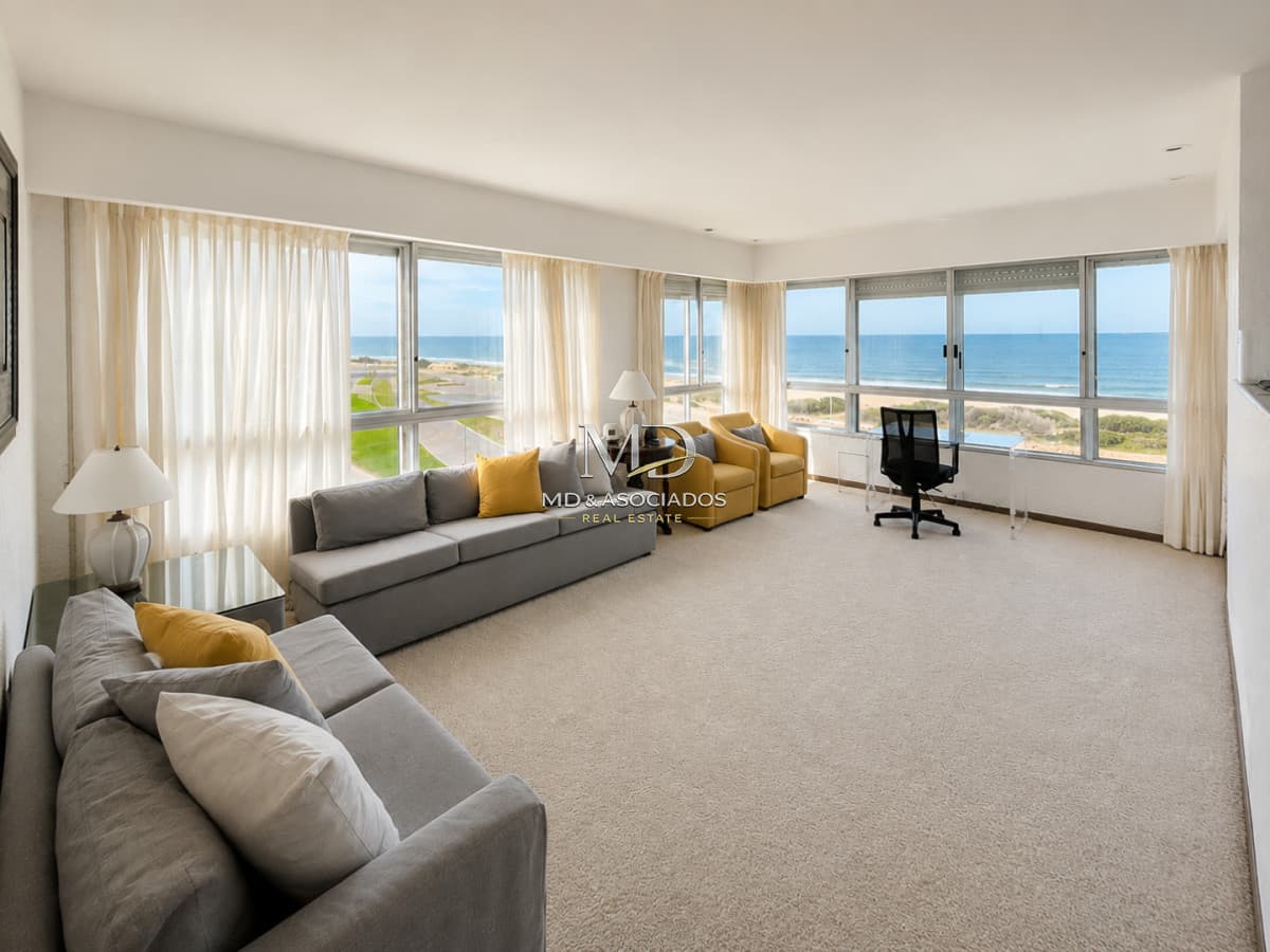 Espectacular Apartamento frente al mar en Brava - Punta del Este REF:9452