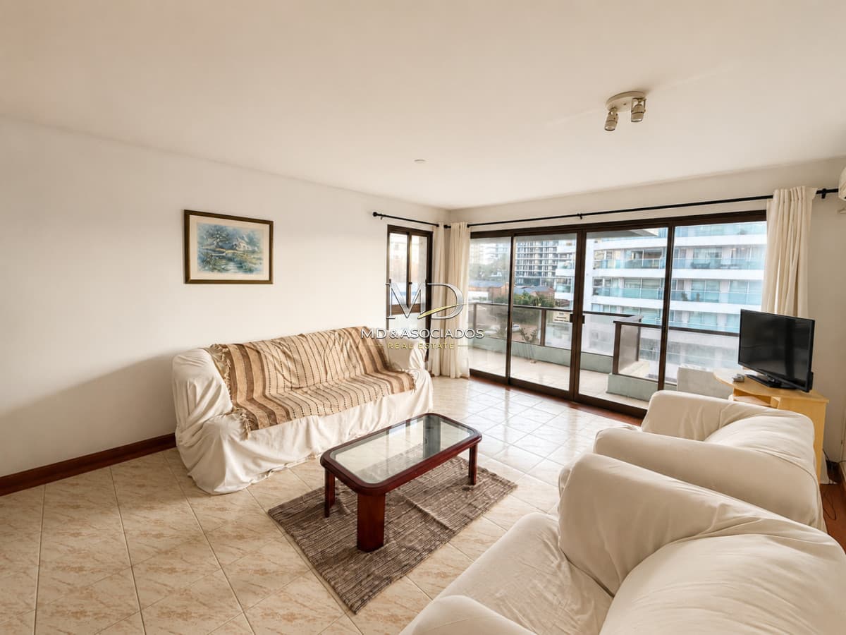 Muy lindo apartamento a pocos pasos del mar. Ref:8839