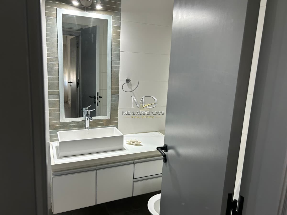 Apartamento con vista al mar en Torre Francia. Ref(7875)