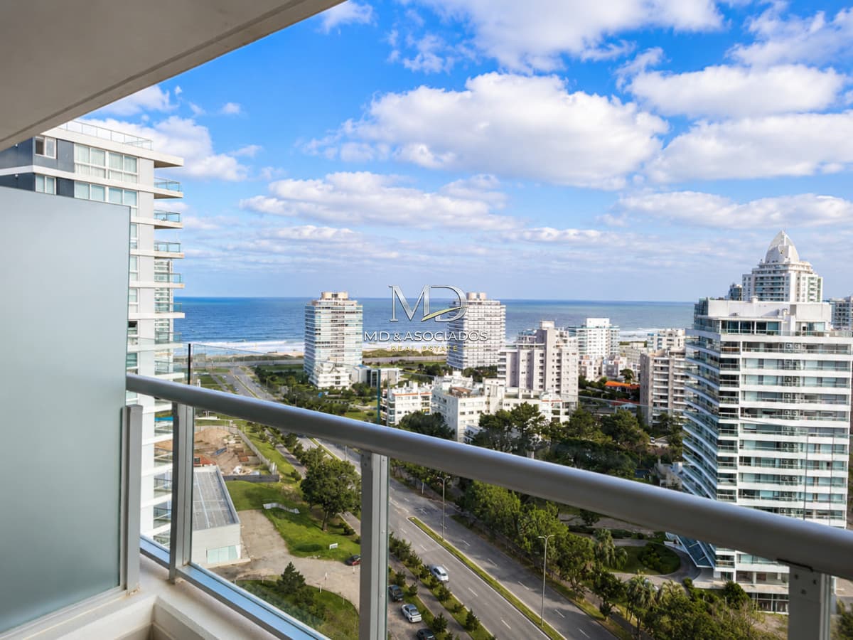 ☀️ Verano en Punta del Este: elegancia, confort y una vista que enamora REF:9510