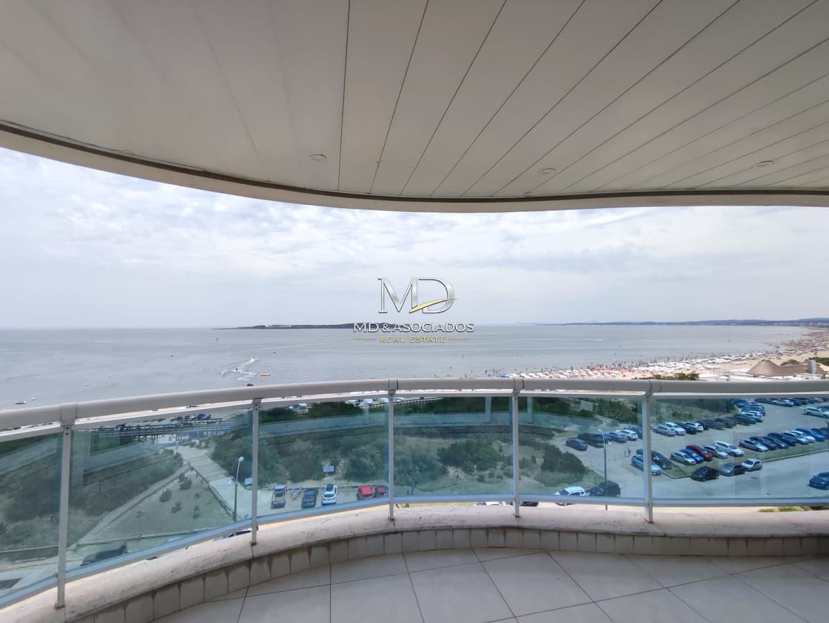 Hermoso apartamento con vista única a la mansa