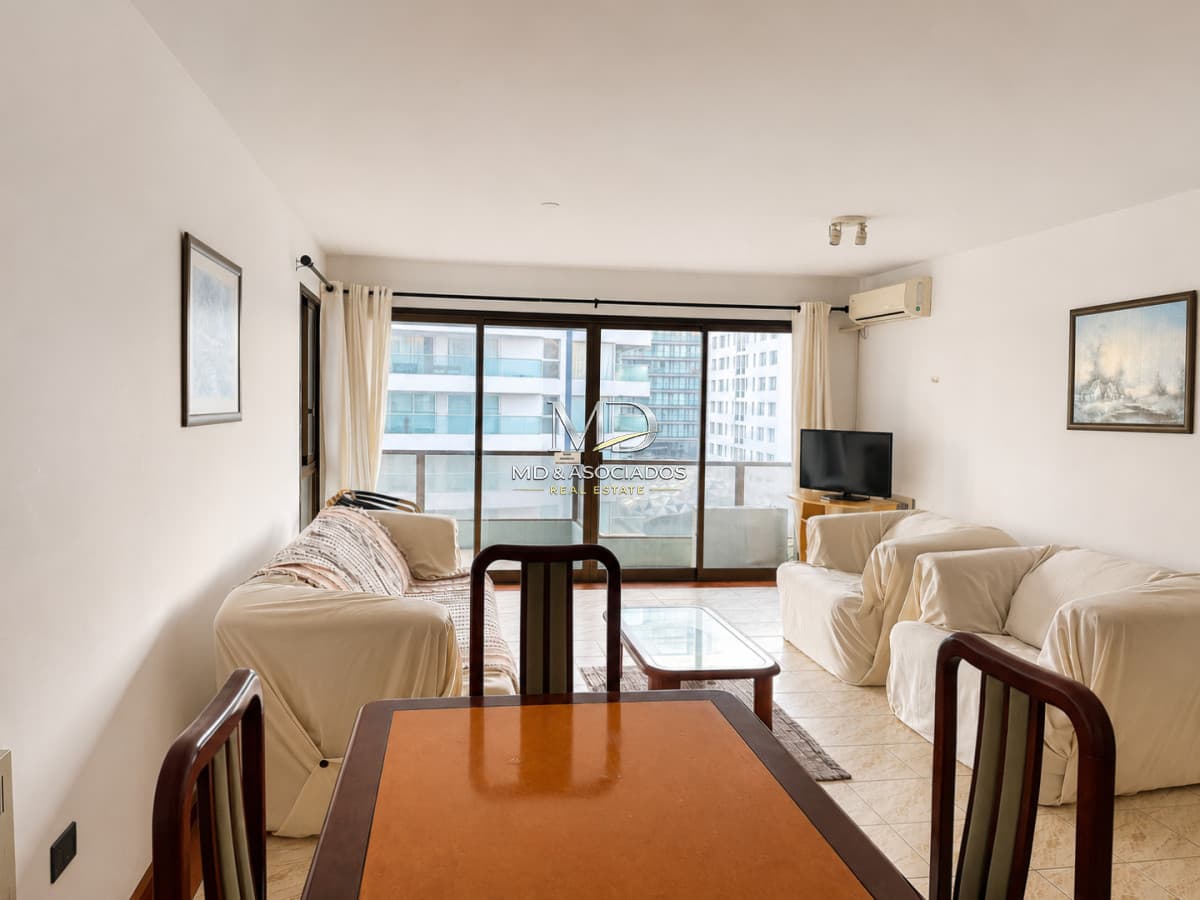 Muy lindo apartamento a pocos pasos del mar. Ref:8839