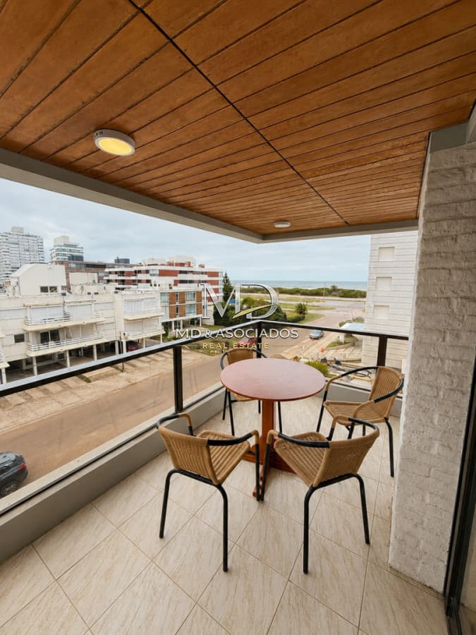 Hermoso apartamento terraza con vista al mar. REF:8315