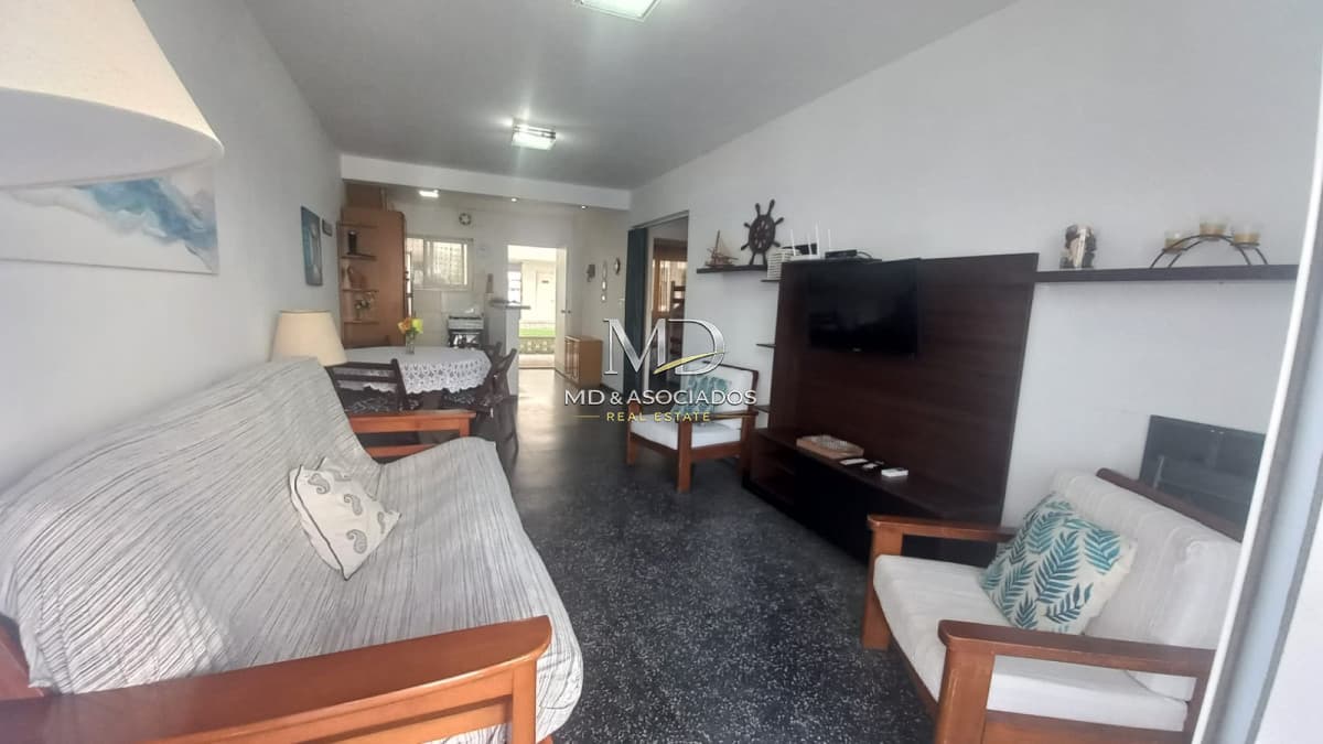 HERMOSO DEPTO FRENTE AL MAR. REF:6063