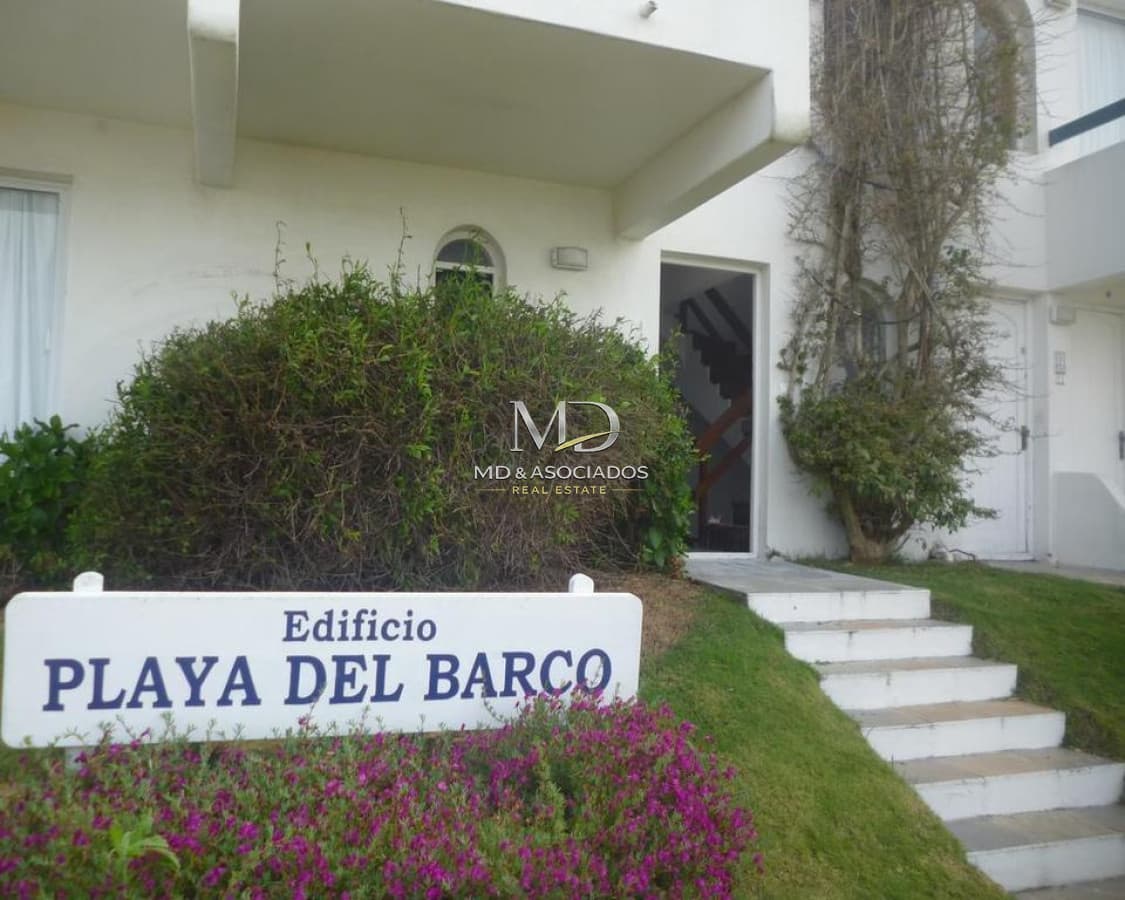 Apartamento en Montoya, 3 dormitorios, amplia vista al mar.