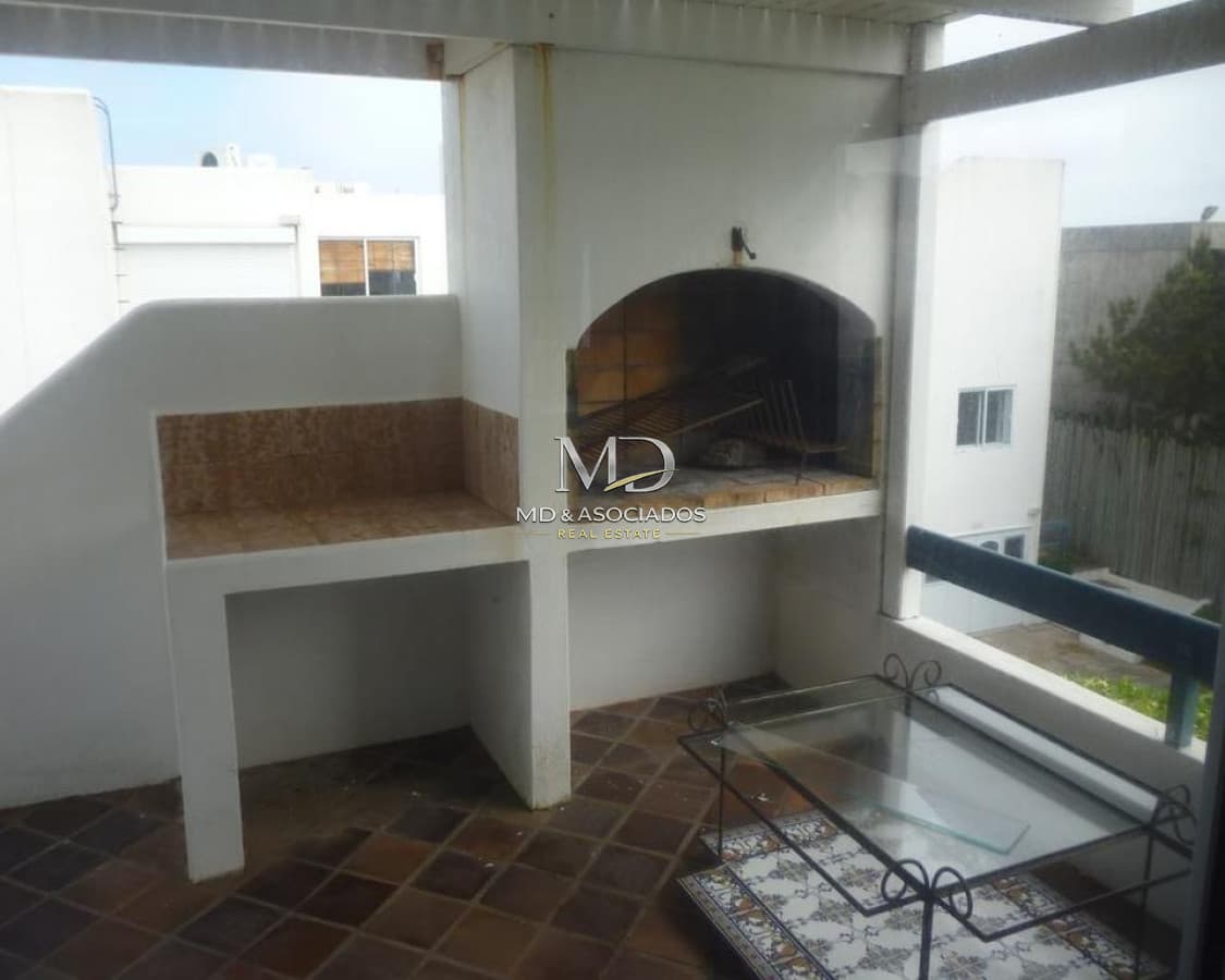 Apartamento en Montoya, 3 dormitorios, amplia vista al mar.