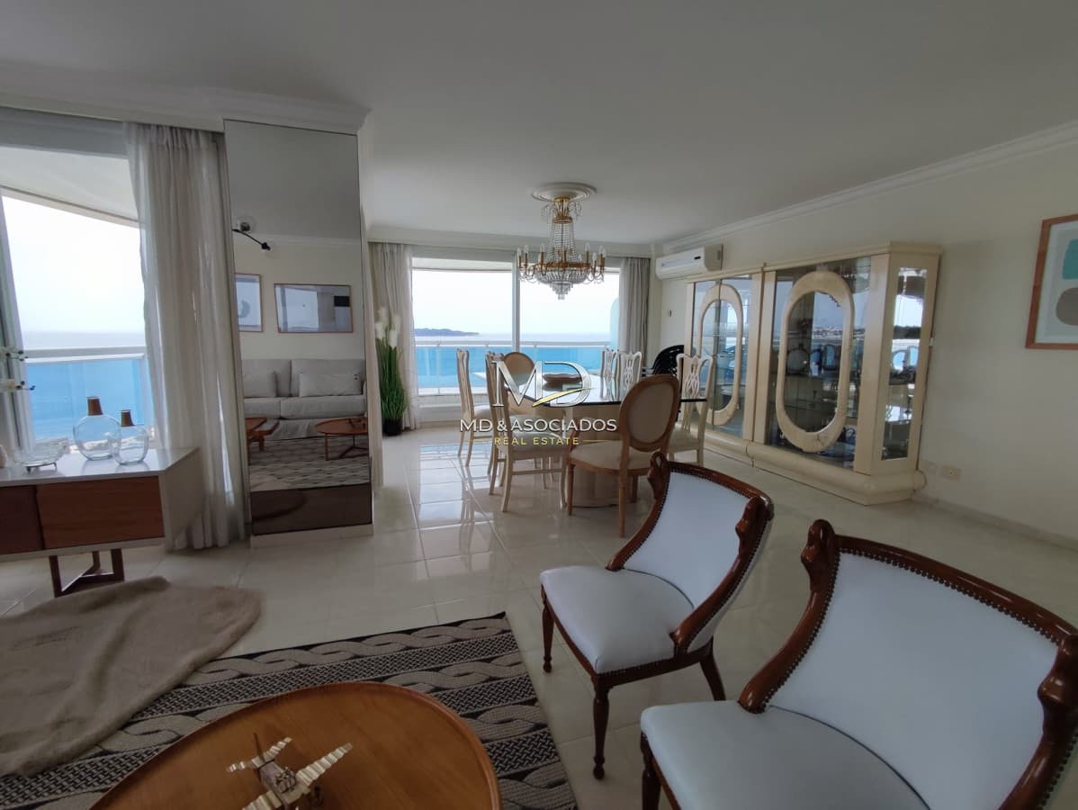Hermoso apartamento con vista única a la mansa
