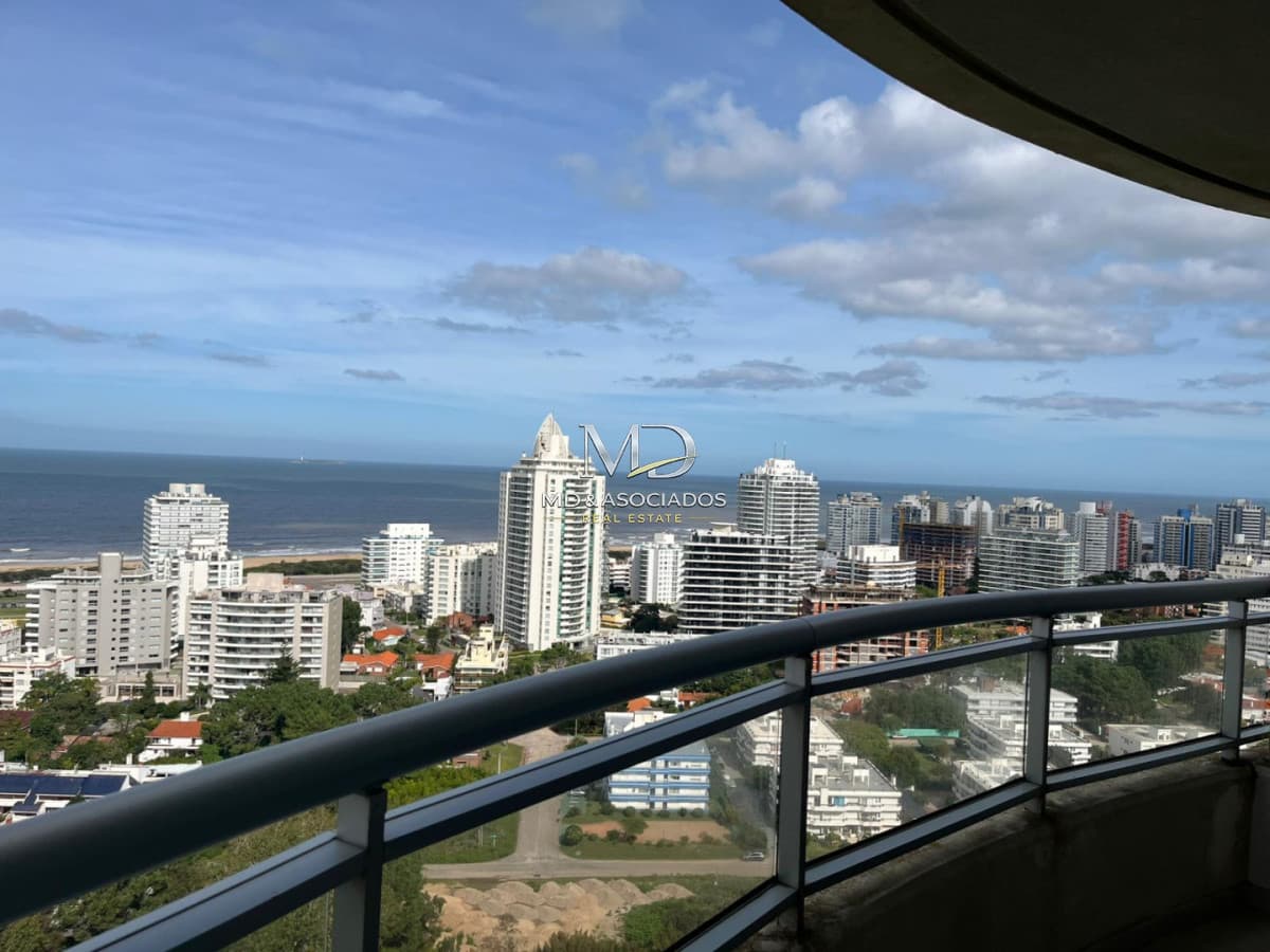 Penthouse Ocean Drive II, frente al mar con terraza exclusiva.REF:9163