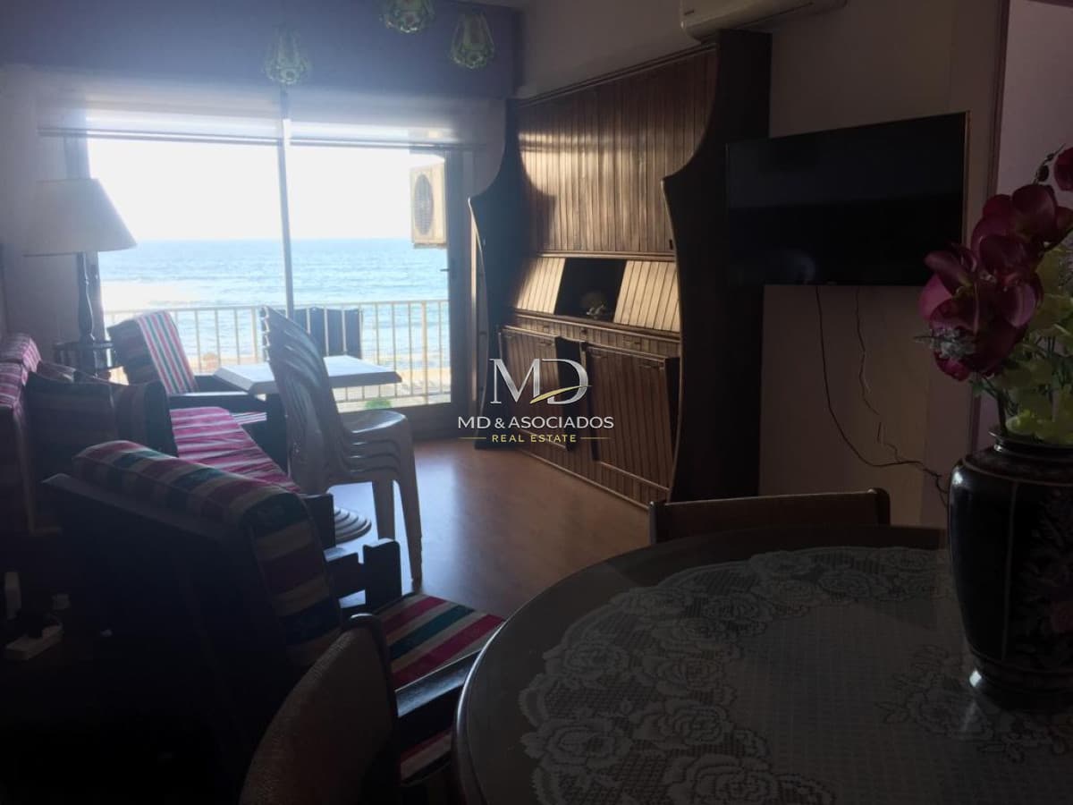 Lindo apartamento con vista al mar en Península de Punta del Este.Ref: 6505