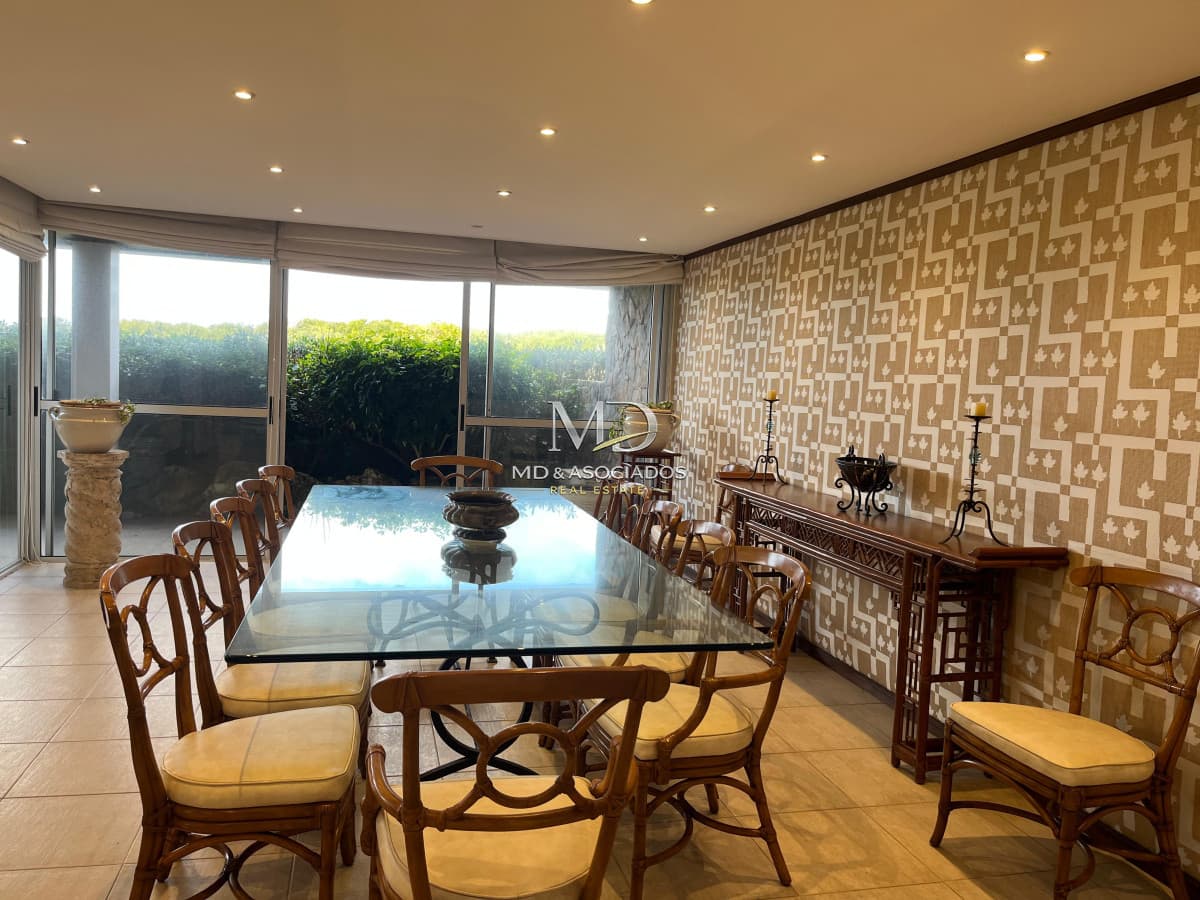 Apartamento frente a la playa Brava. Ref (8277)