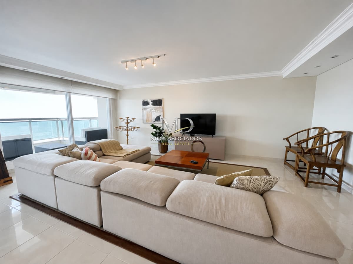 Exclusivo apartamento de 4 suites frente al mar en Le Jardin. REF:9430