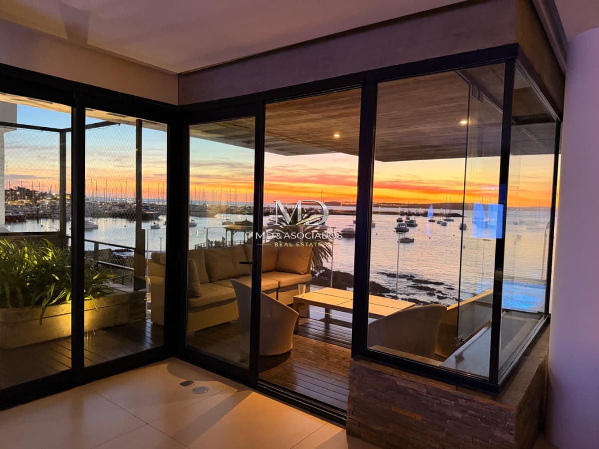 EXCLUSIVO APTO EDIF. LE BLUE REF: 9646