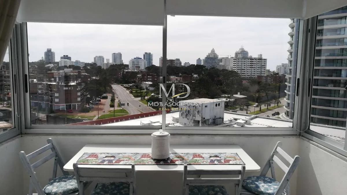 Lindo apartamento de un dormitorio a pasos de  playa Mansa